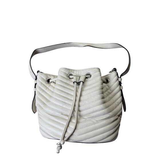 Steve Madden White Quilted Faux Leather Bucket Bag With Drawstring Closure - Picture 3 of 9